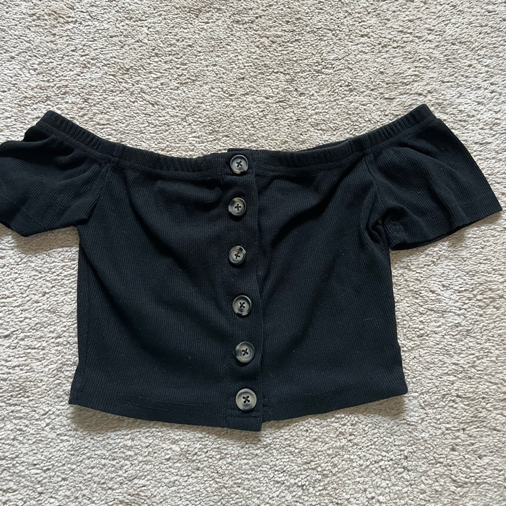 🌸 SHEIN BLACK CROPPED IFF THE SHOULDER SHORT SLEEVE TOP WITH BUTTONS SIZE XS